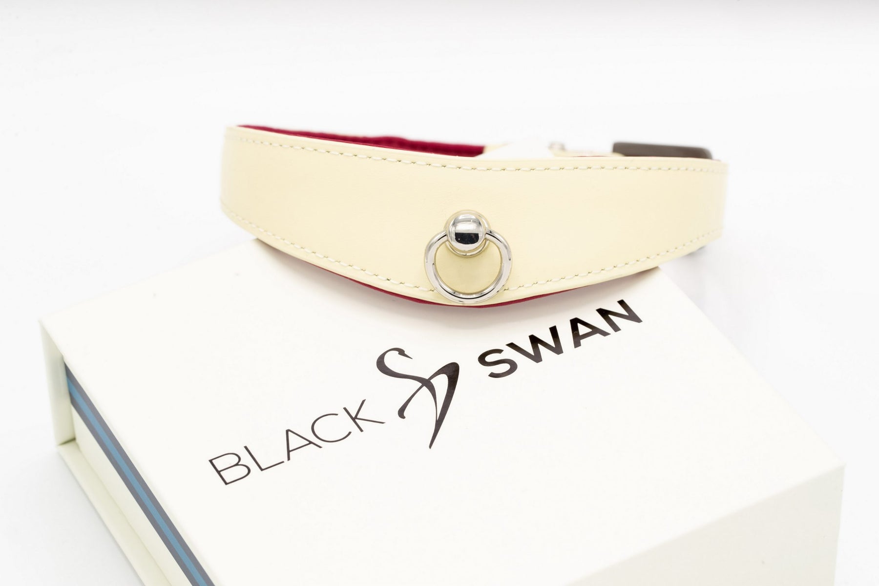Collar Red Berry