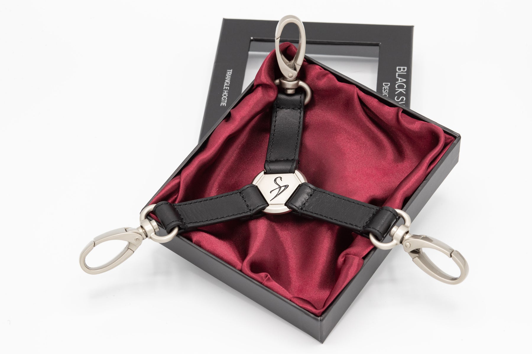 TRIANGLE HOGTIES