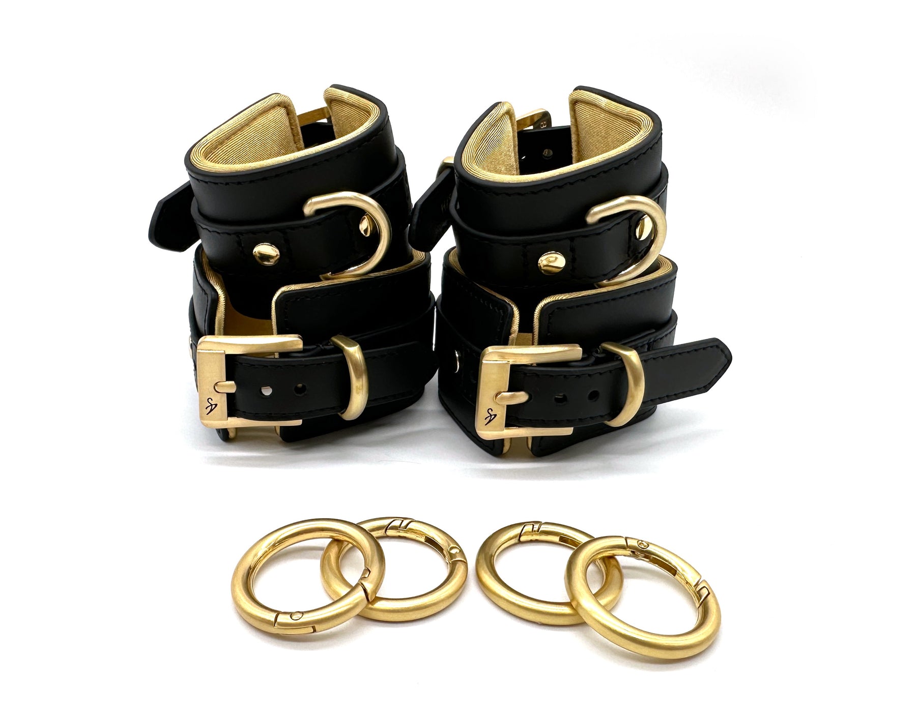 Restraint Set Black Gold