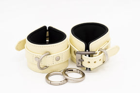 Wrist Cuffs Black Vanilla